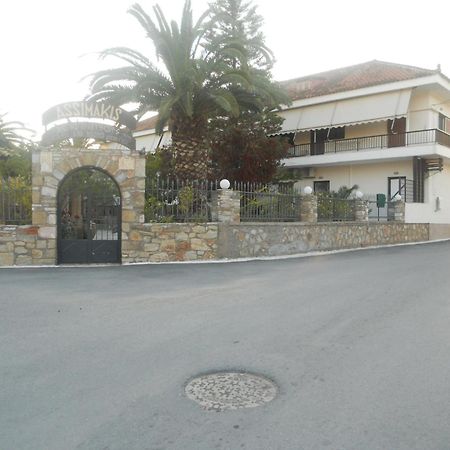 Assimakis Hotel Finikounta Bagian luar foto