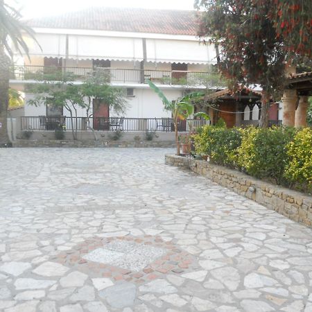 Assimakis Hotel Finikounta Bagian luar foto