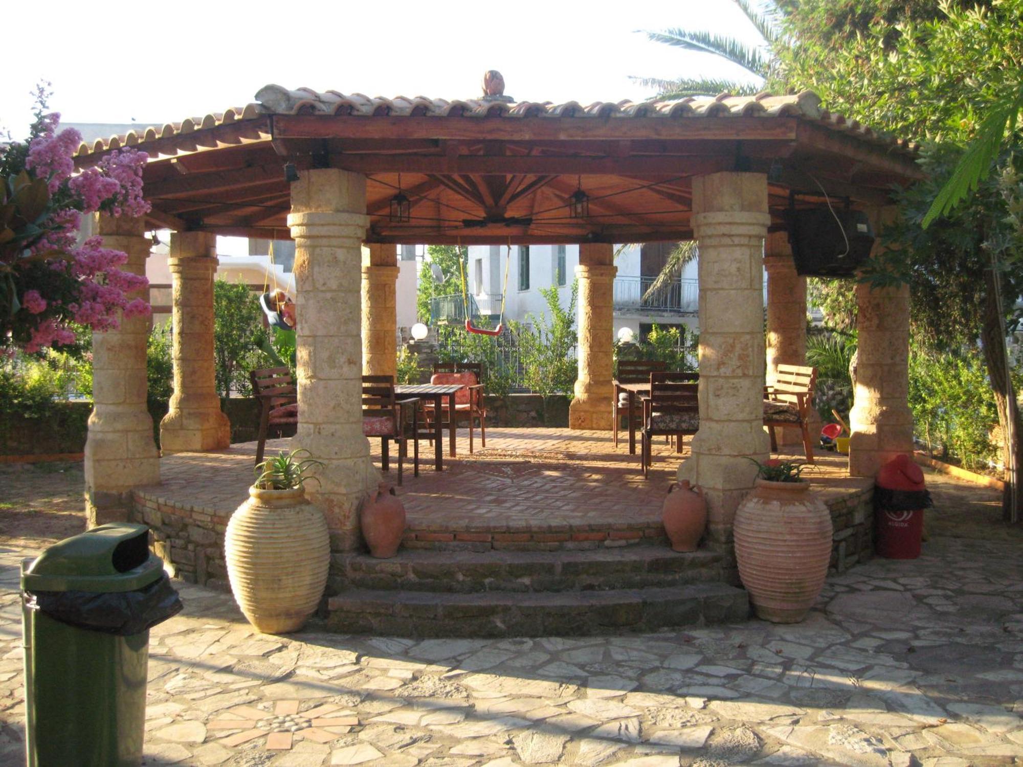 Assimakis Hotel Finikounta Bagian luar foto